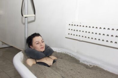 Kąpiele błotne w sanatorium medycznym złagodzą stany zapalne i przyspieszą regenerację tkanek w przypadku osteochondrozy klatki piersiowej