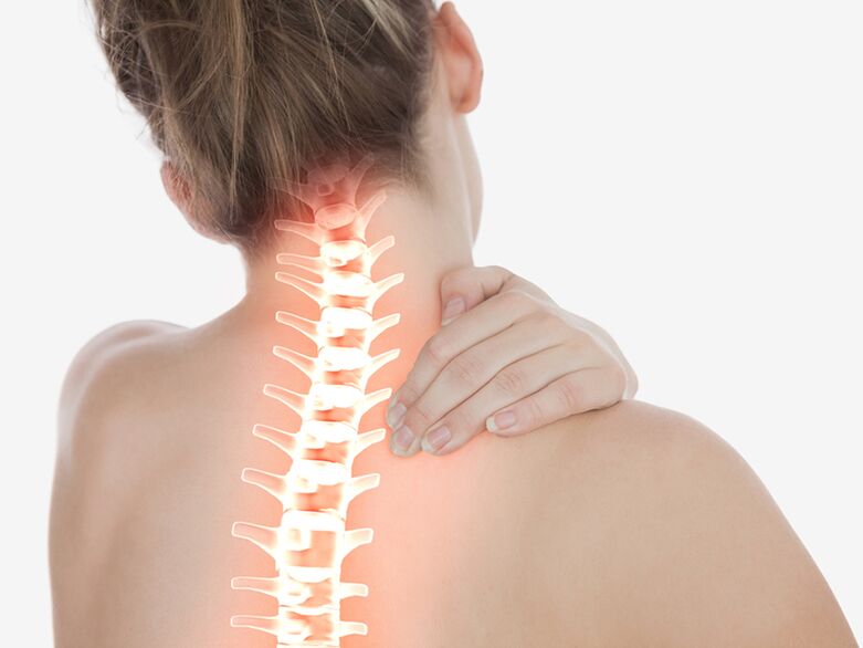 Osteochondroza szyjna objawia się tępym lub ostrym bólem